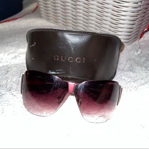 GUCCI SUNGLASSES